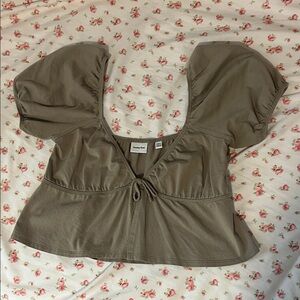 Aritzia puff sleeve top
